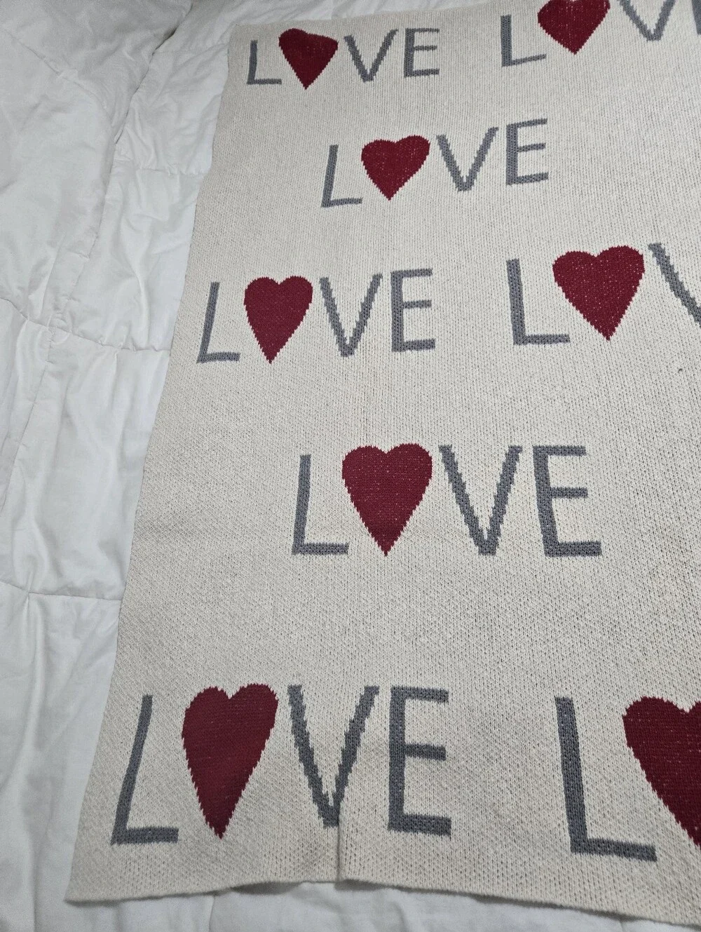 RACHEL ROY VALENTINES HEARTS THROW BLANKET